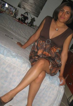 Fuck My Indian GF invites you to browse their free pictures with Indian Babe xxx gallery 220365