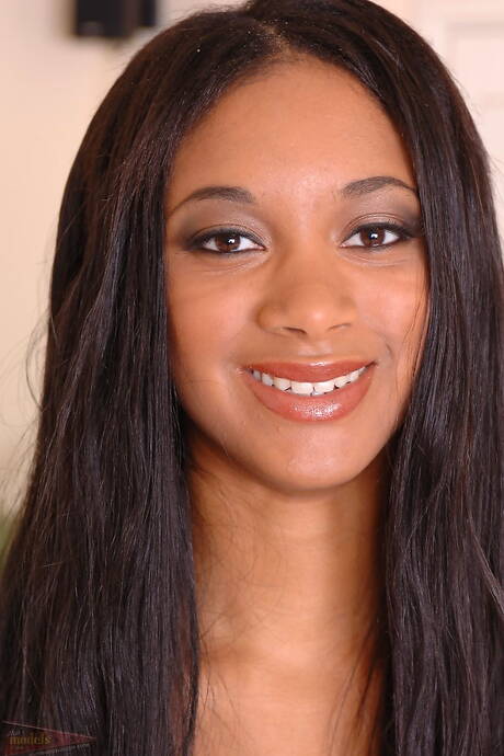 Matts Models are proud to present you with a free pics featuring Tyra Moore unveiling hot body