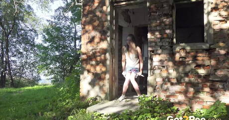 Got 2 Pee pleased to share with you xxx picture gallery with Vika in piss porn