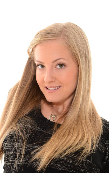 iStripper are proud to present you with xxx pics featuring Sicilia unveiling amazing form